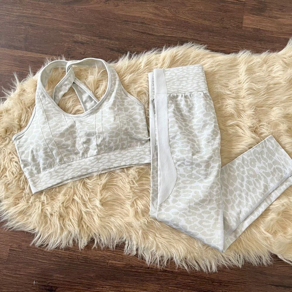 Iron Panda Fit Light Grey Cheetah Print Matching Leggings & Sports Bra L
